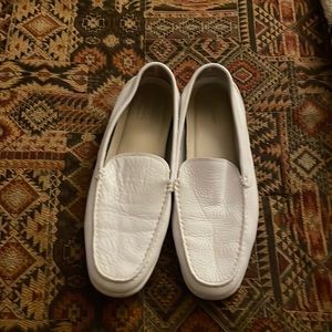 Mens size 10.5 white leather boat shoes/loafers